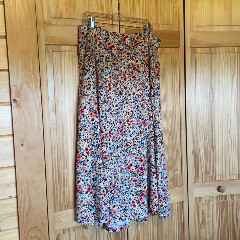 Floral print skirt